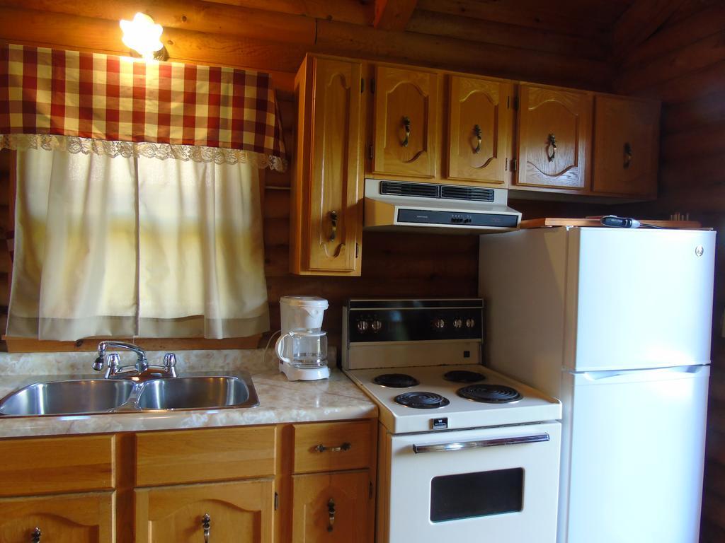 Cajun Cedar Log Cottages Margaree Forks Eksteriør bilde