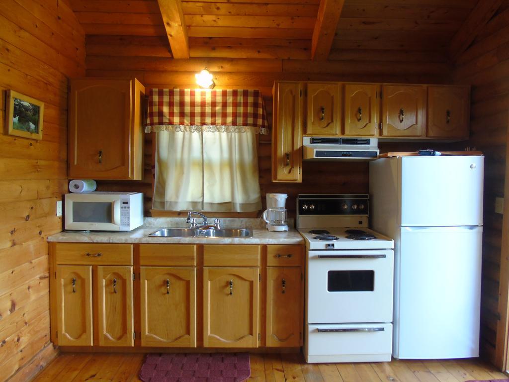Cajun Cedar Log Cottages Margaree Forks Eksteriør bilde